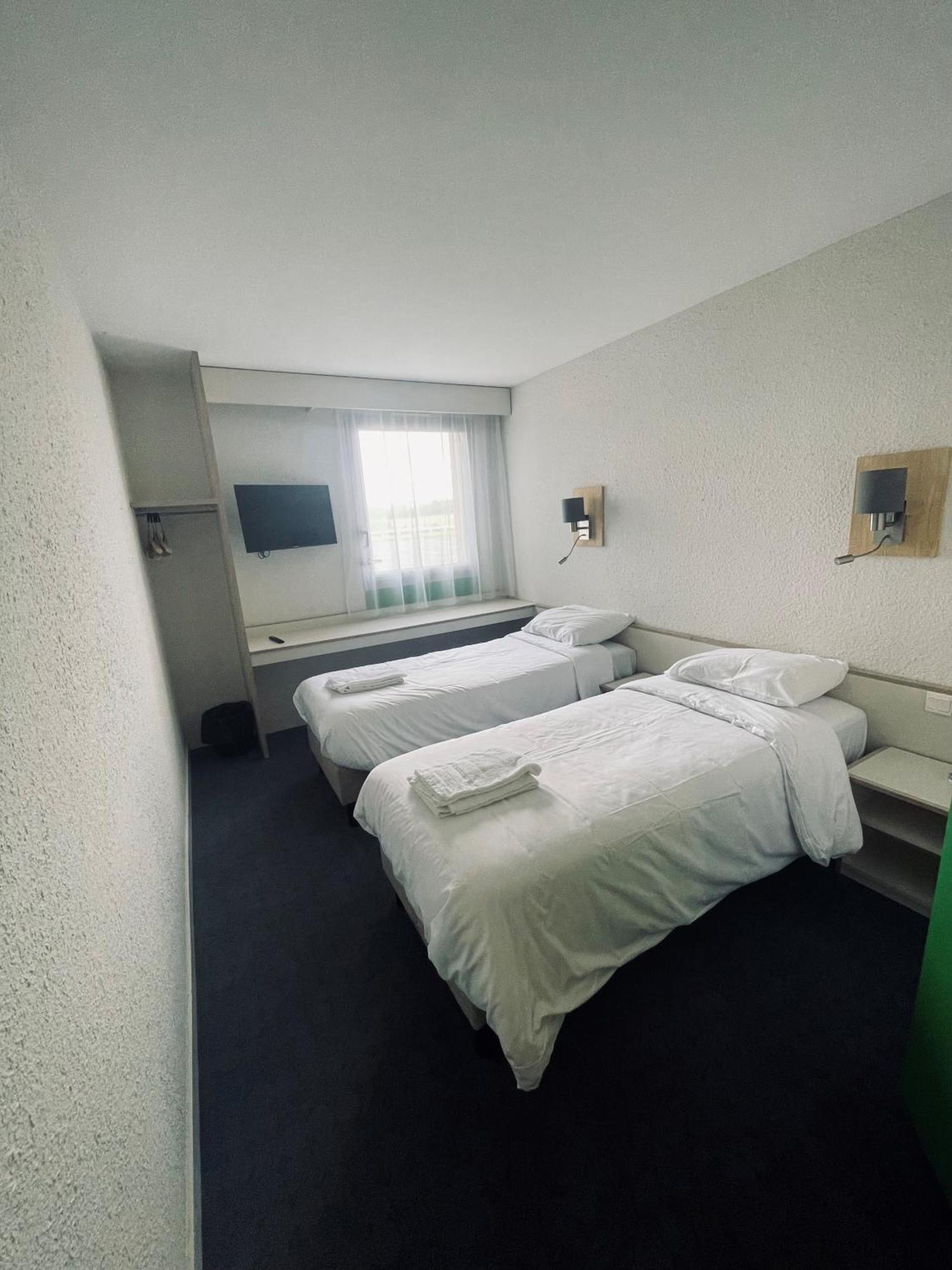 Hotel La Petite Auberge 查姆布里陶德 外观 照片