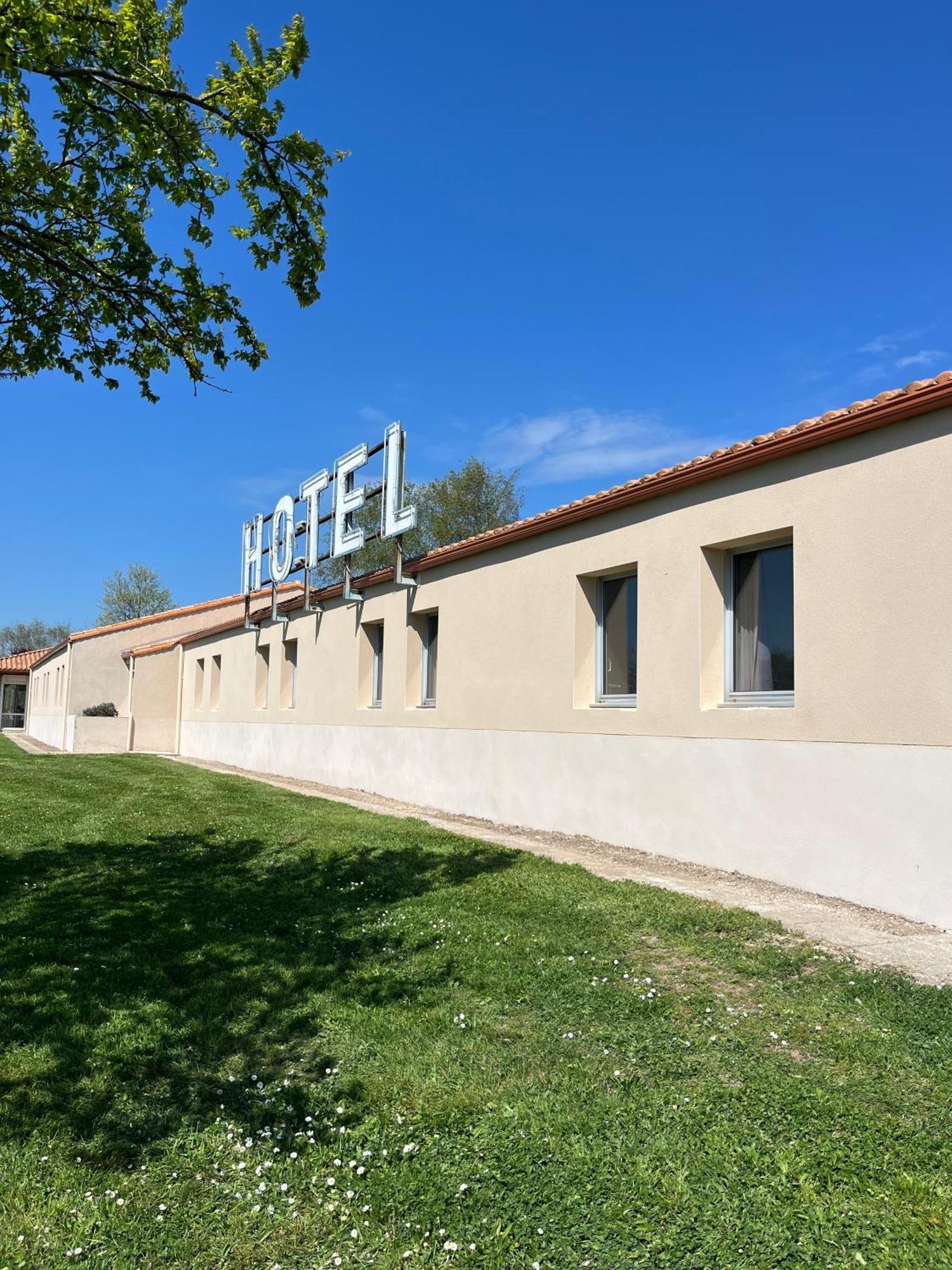 Hotel La Petite Auberge 查姆布里陶德 外观 照片